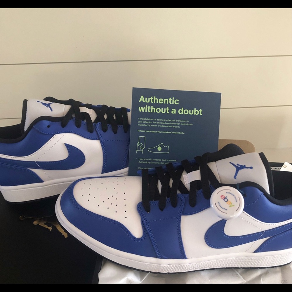 Air Jordans 1 Low - Size 7
